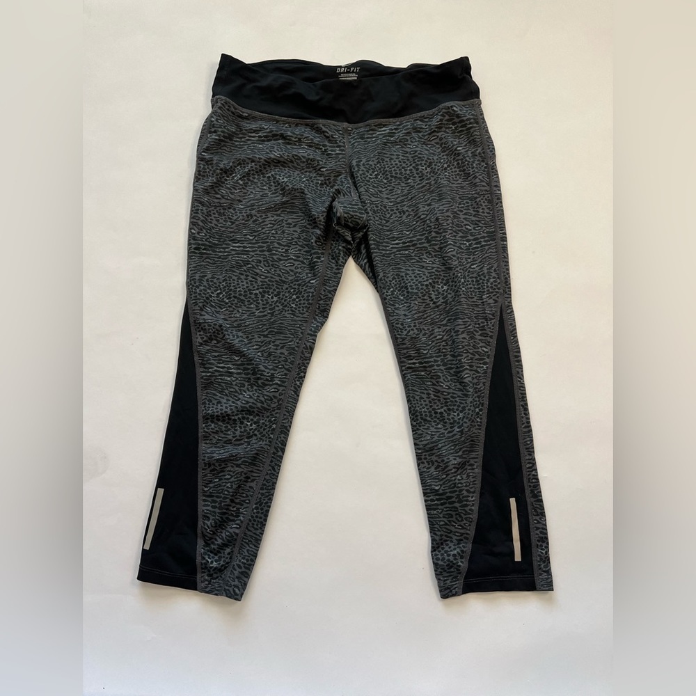 Nike Dri Fit Leopard Animal Print Crops Women XL